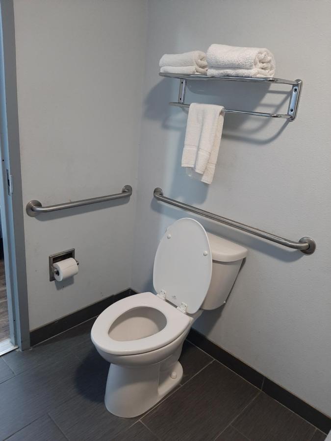 Hillside Motel Glen Mills Екстер'єр фото