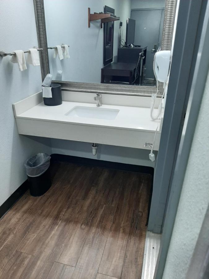 Hillside Motel Glen Mills Екстер'єр фото